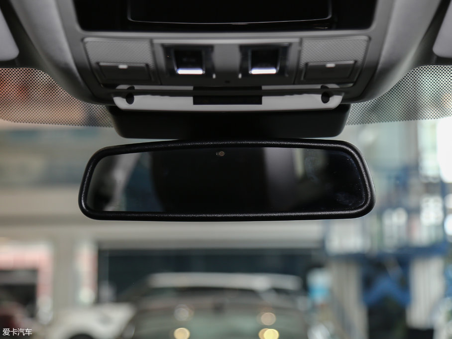 2018ݱF-PACE 2.0T 򌶼