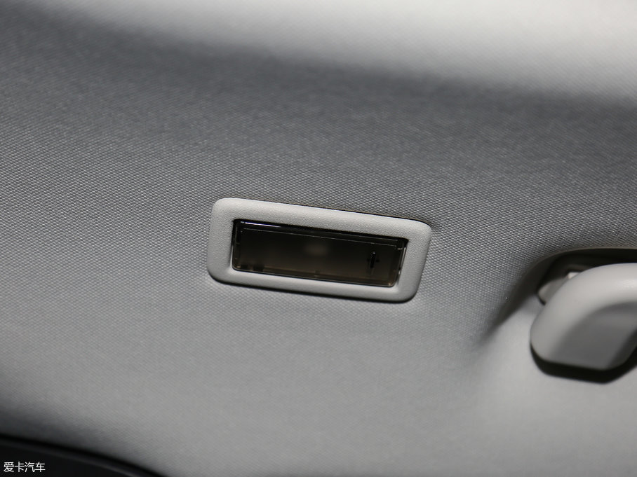 2018ݱF-PACE 2.0T 򌶼