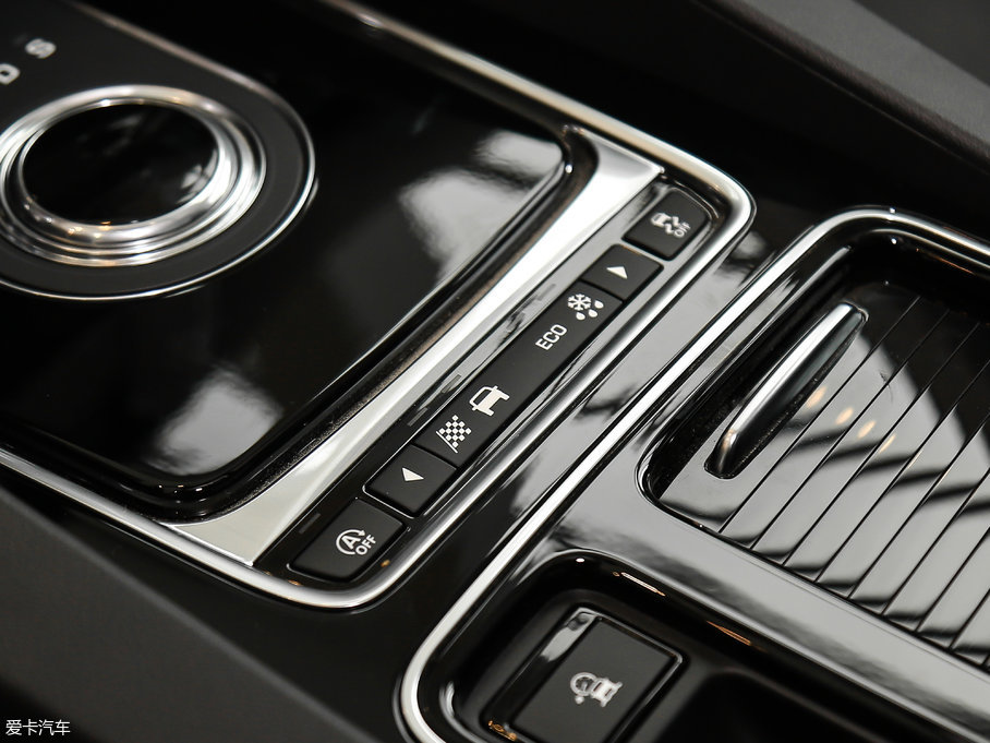 2018ݱF-PACE 2.0T 򌶼