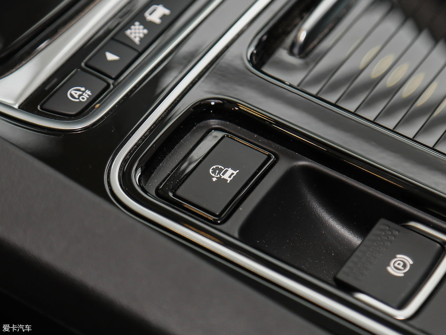 2018ݱF-PACE 2.0T 򌶼