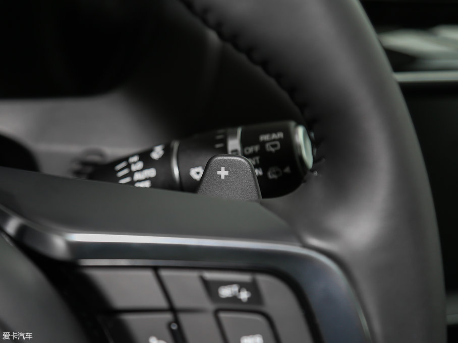 2018ݱF-PACE 2.0T (q)