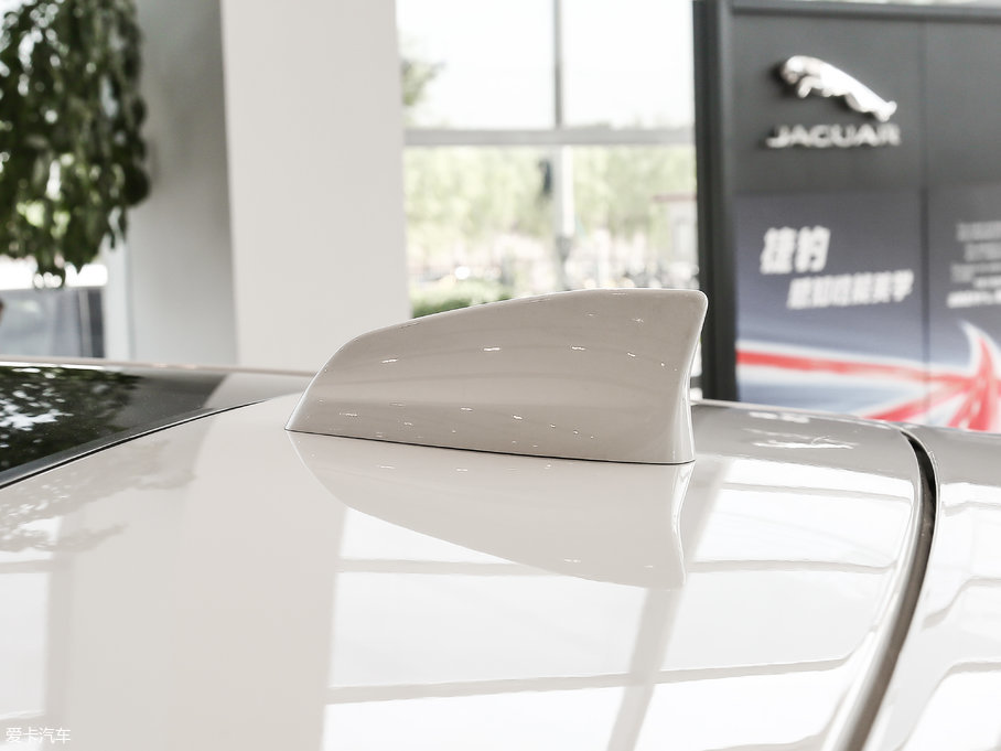 2018ݱF-PACE 3.0 SC R-Sport\Ӱ