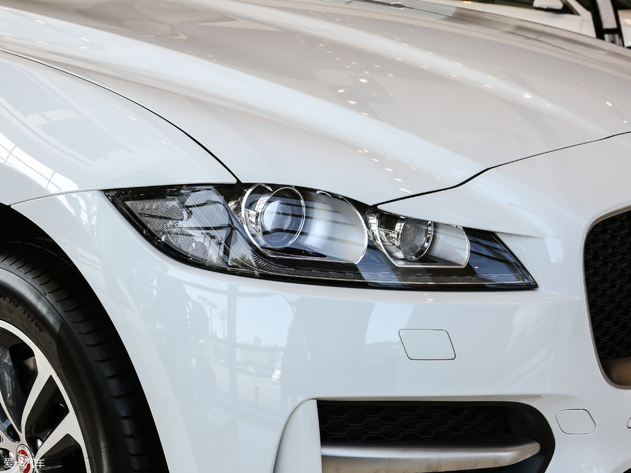 2018ݱF-PACE 3.0 SC R-Sport\Ӱ