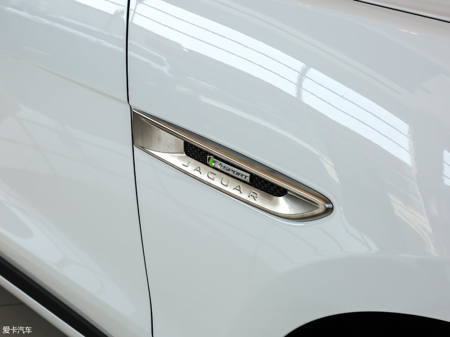 2018ݱF-PACE 3.0 SC R-Sport\Ӱ