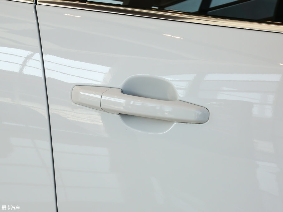 2018ݱF-PACE 3.0 SC R-Sport\Ӱ