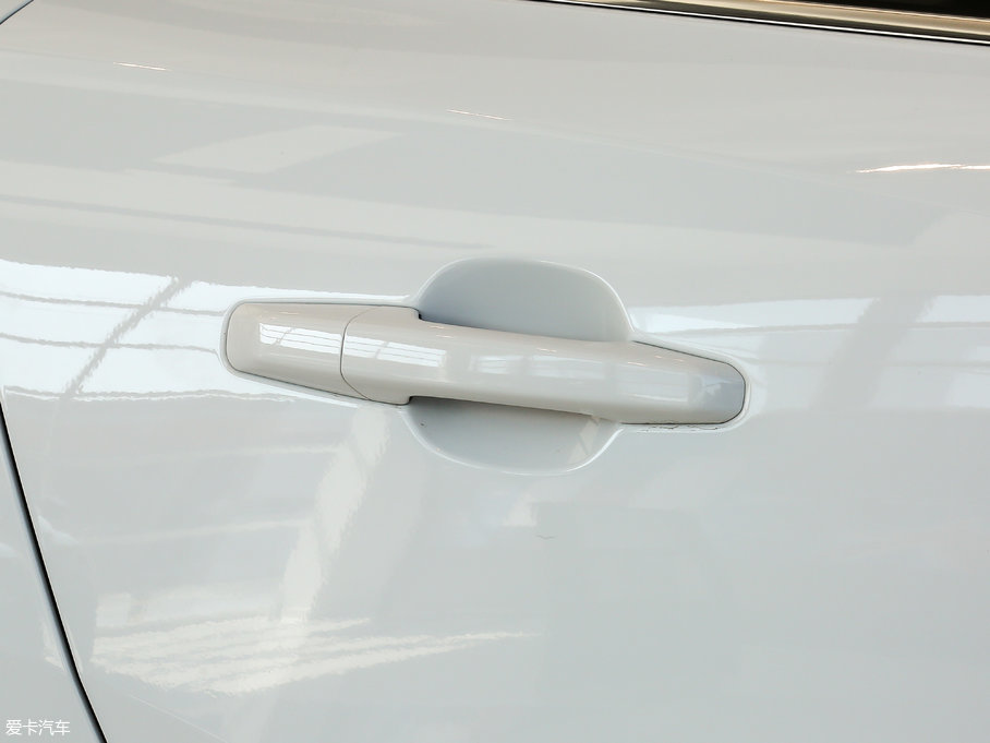 2018ݱF-PACE 3.0 SC R-Sport\Ӱ