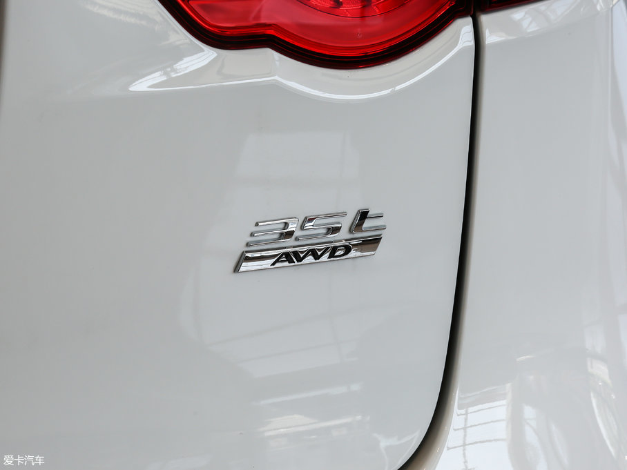 2018ݱF-PACE 3.0 SC R-Sport\Ӱ