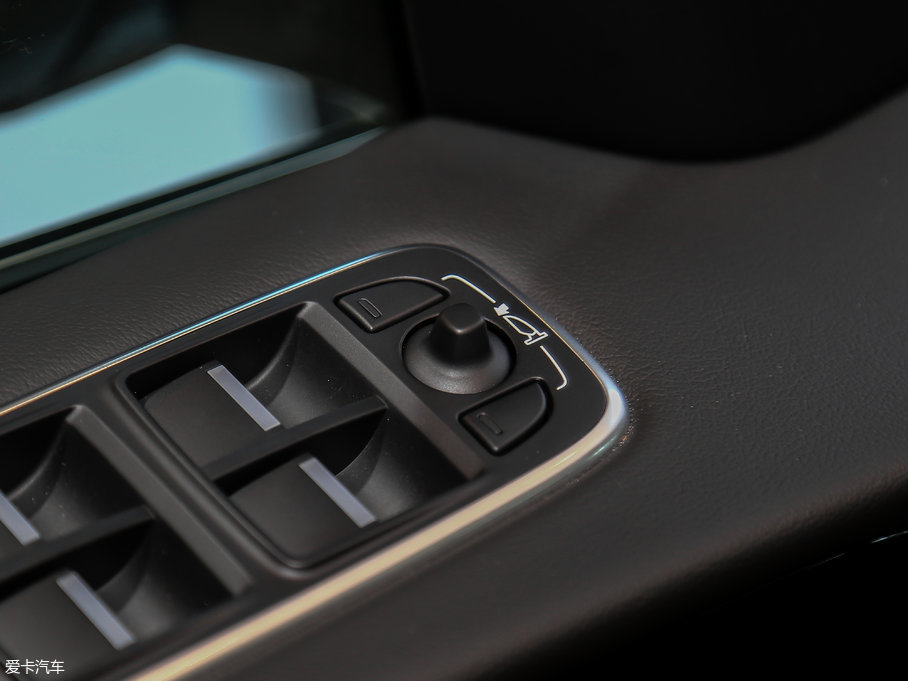 2018ݱF-PACE 3.0 SC R-Sport\Ӱ