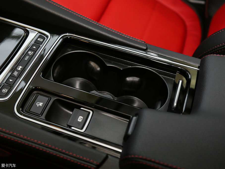 2018ݱF-PACE 3.0 SC R-Sport\Ӱ