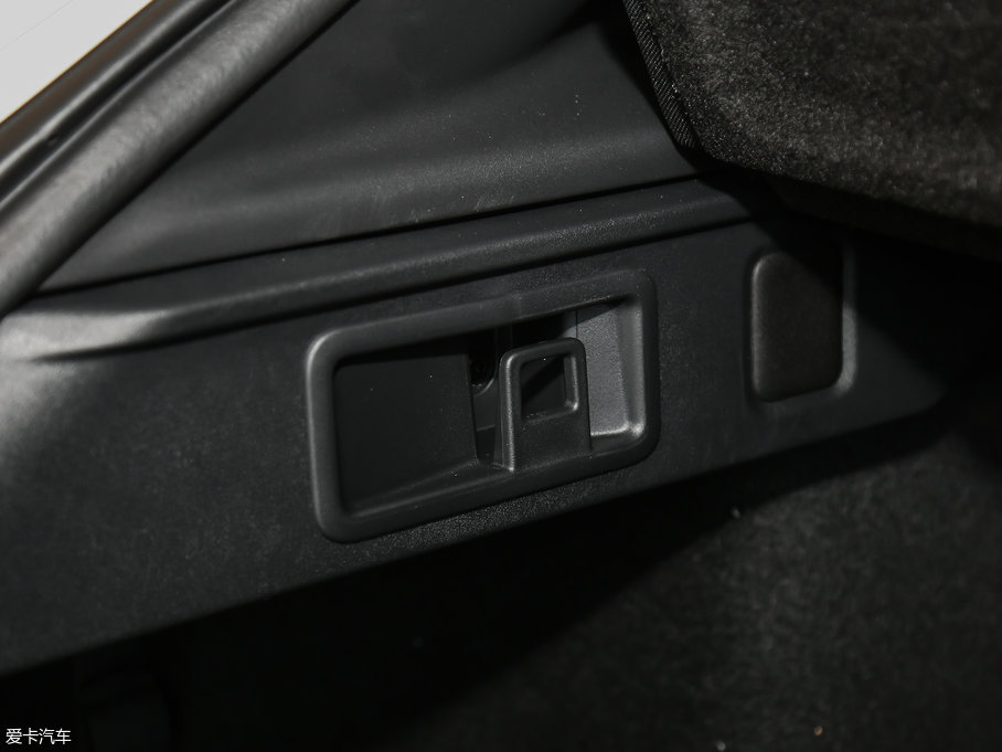 2018ݱF-PACE 3.0 SC R-Sport\Ӱ