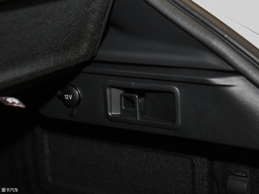 2018ݱF-PACE 3.0 SC R-Sport\Ӱ