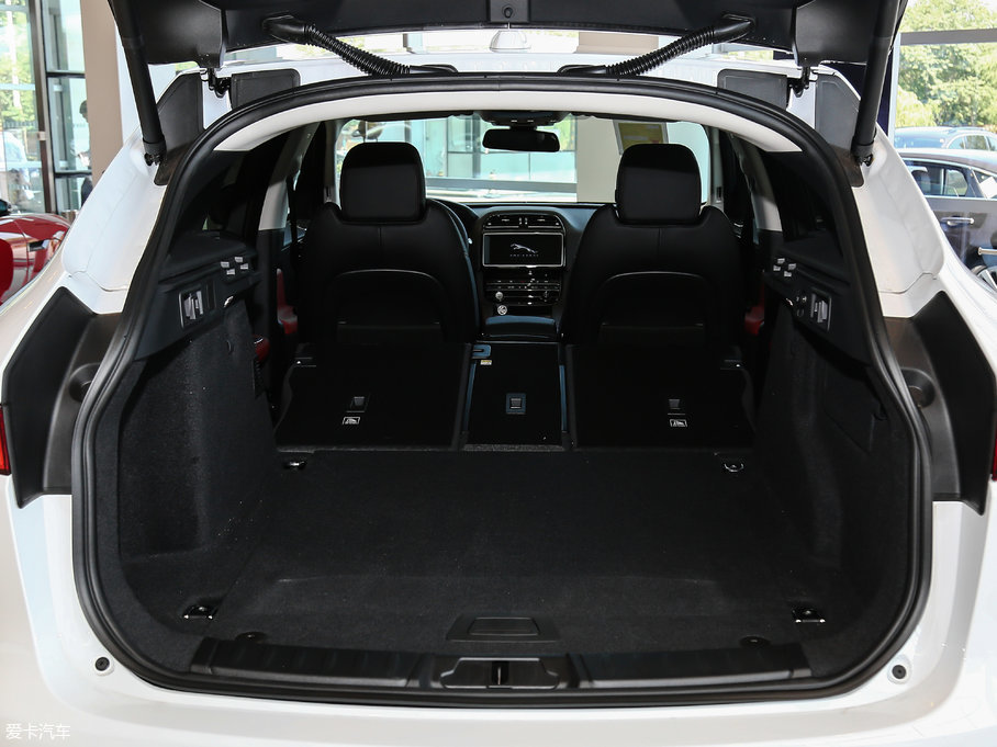 2018ݱF-PACE 3.0 SC R-Sport\Ӱ