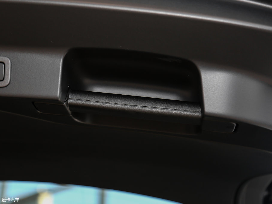 2018ݱF-PACE 3.0 SC R-Sport\Ӱ