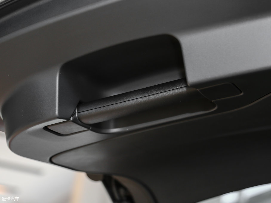 2018ݱF-PACE 3.0 SC R-Sport\Ӱ