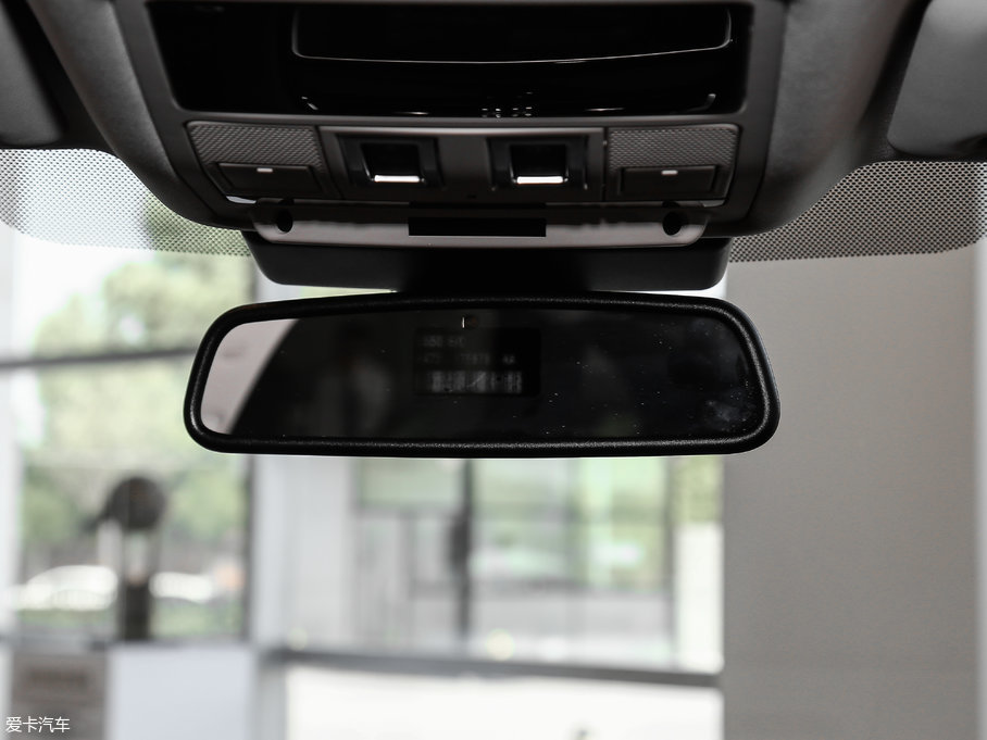 2018ݱF-PACE 3.0 SC R-Sport\Ӱ