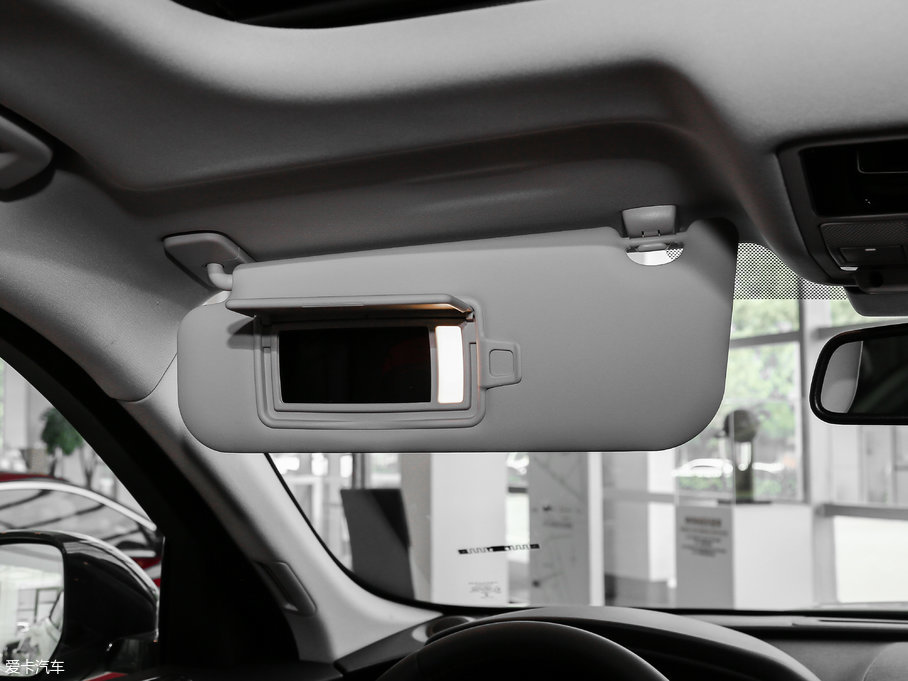 2018ݱF-PACE 3.0 SC R-Sport\Ӱ