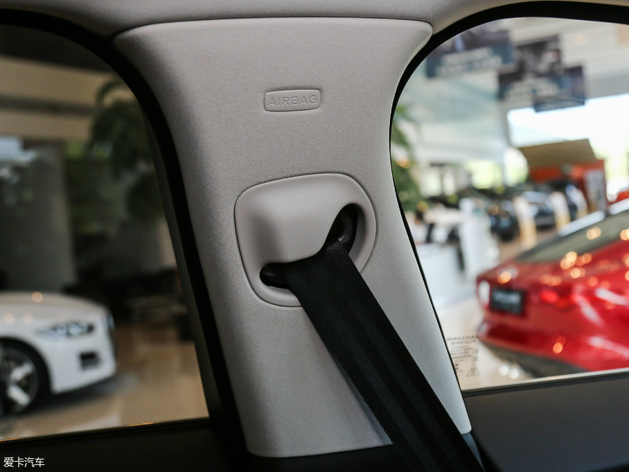 2018ݱF-PACE 3.0 SC R-Sport\Ӱ