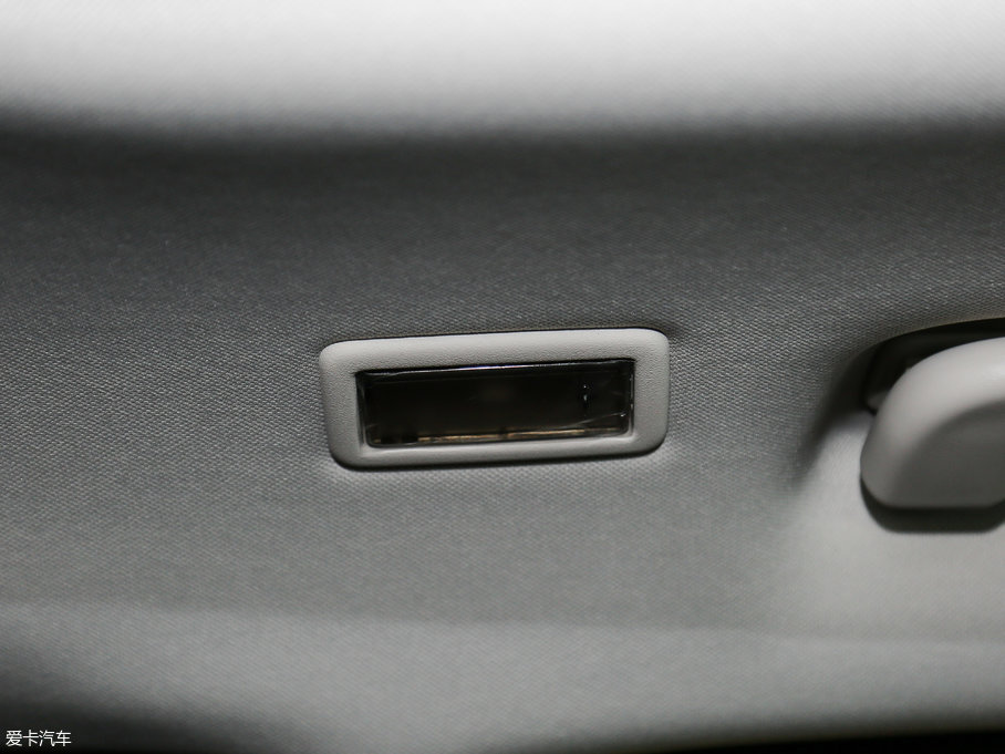 2018ݱF-PACE 3.0 SC R-Sport\Ӱ