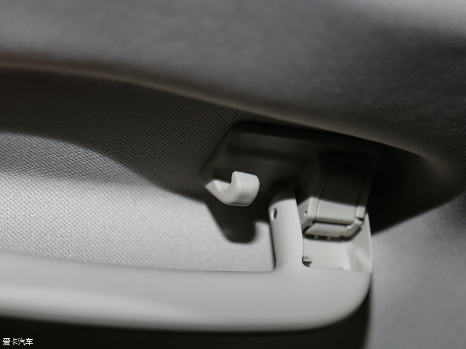 2018ݱF-PACE 3.0 SC R-Sport\Ӱ