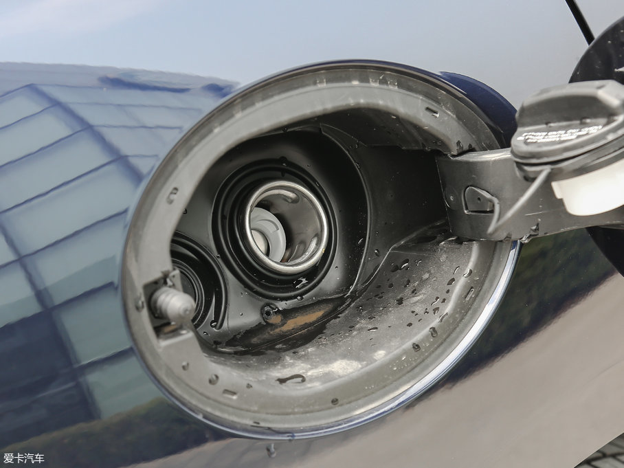 2018ݱF-PACE 2.0T 򌶼