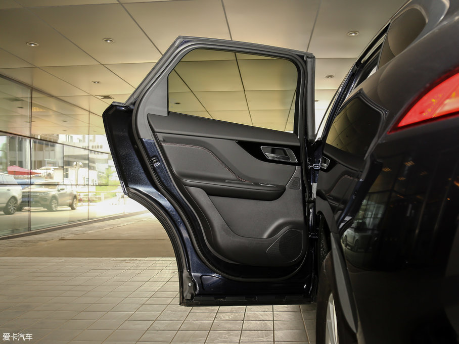 2018ݱF-PACE 2.0T 򌶼