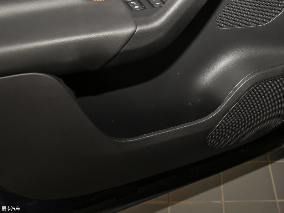 2018ݱF-PACE 2.0T 򌶼