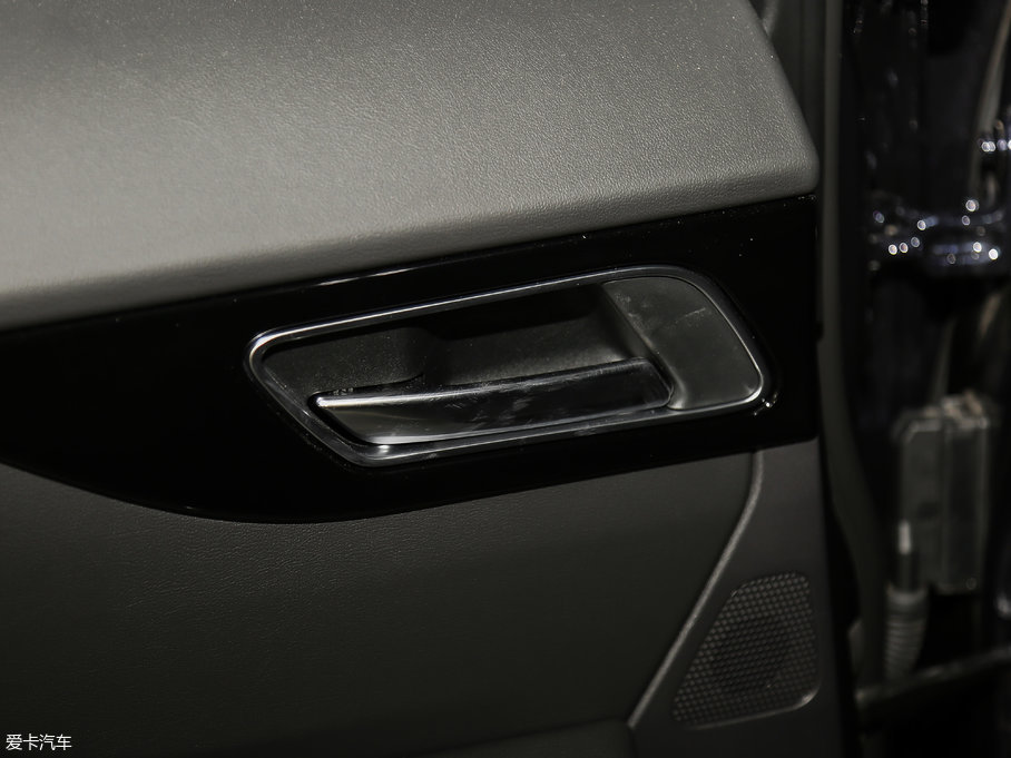 2018ݱF-PACE 2.0T 򌶼