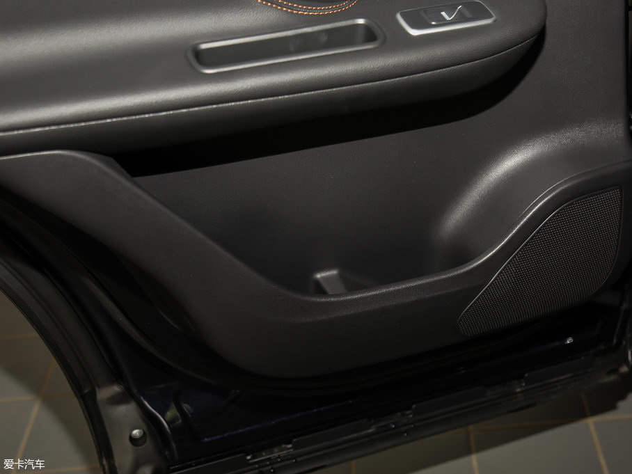 2018ݱF-PACE 2.0T 򌶼