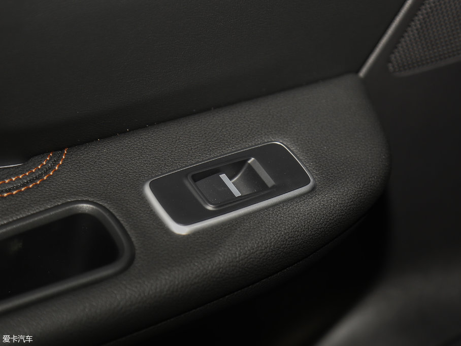 2018ݱF-PACE 2.0T 򌶼