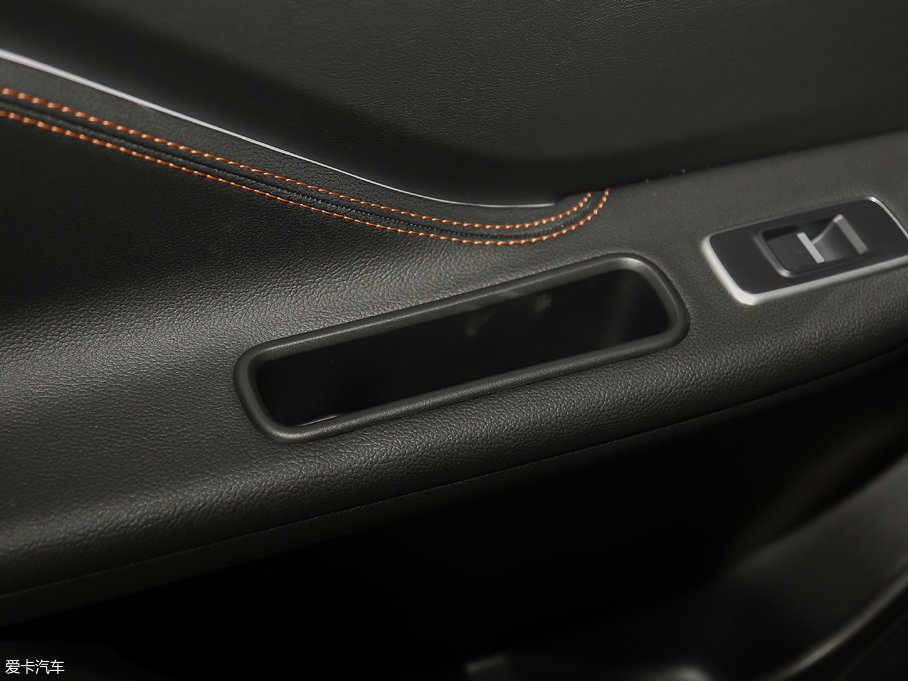 2018ݱF-PACE 2.0T (q)