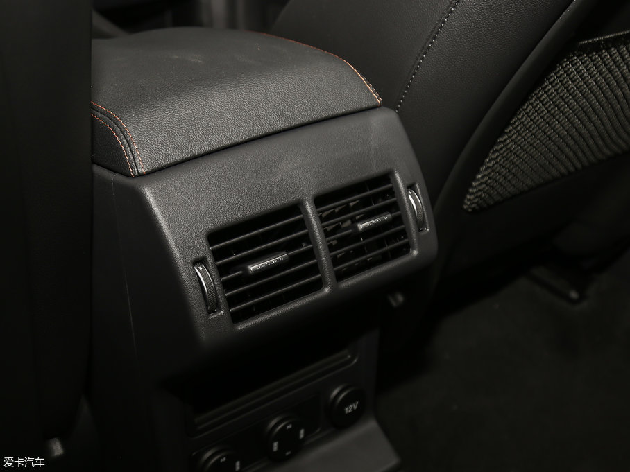 2018ݱF-PACE 2.0T 򌶼