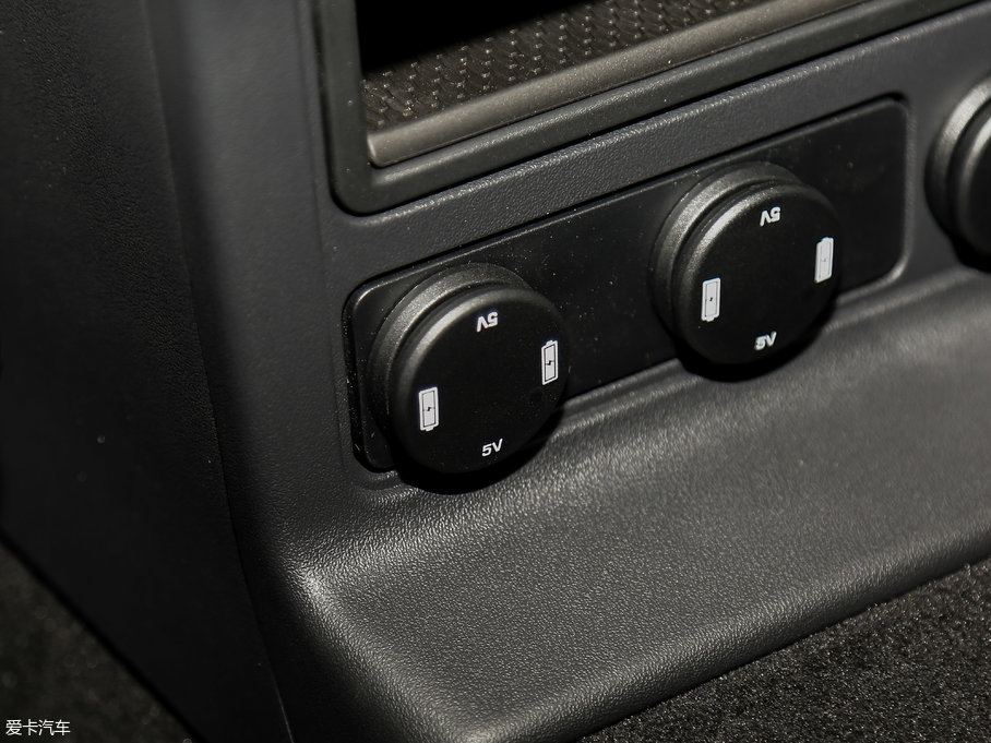 2018ݱF-PACE 2.0T 򌶼