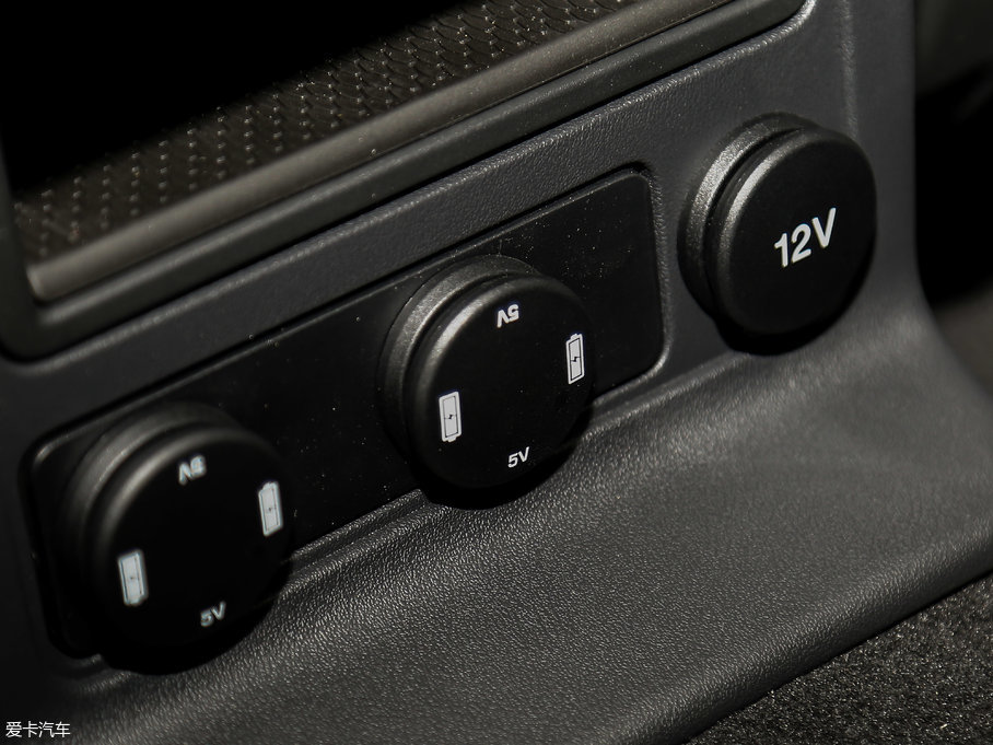 2018ݱF-PACE 2.0T 򌶼