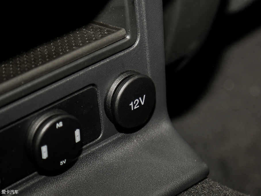 2018ݱF-PACE 2.0T 򌶼