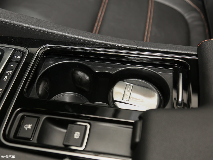 2018ݱF-PACE 2.0T (q)