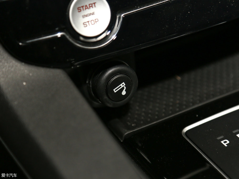 2018ݱF-PACE 2.0T 򌶼