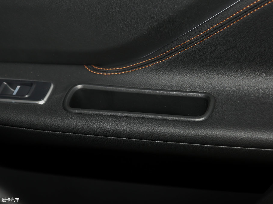 2018ݱF-PACE 2.0T (q)