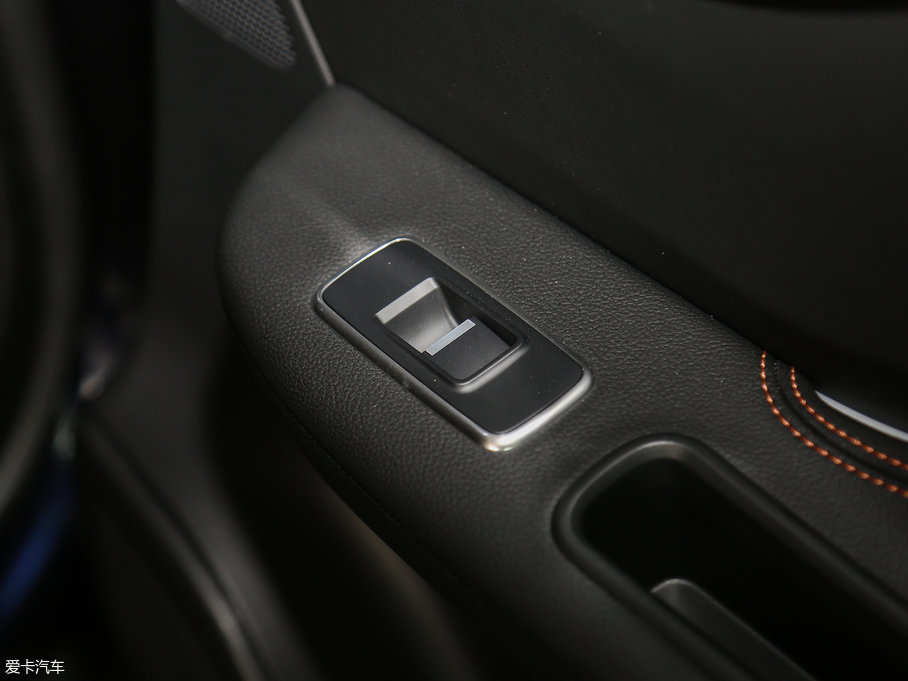 2018ݱF-PACE 2.0T (q)