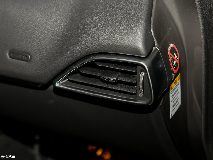 2018ݱF-PACE 2.0T 򌶼