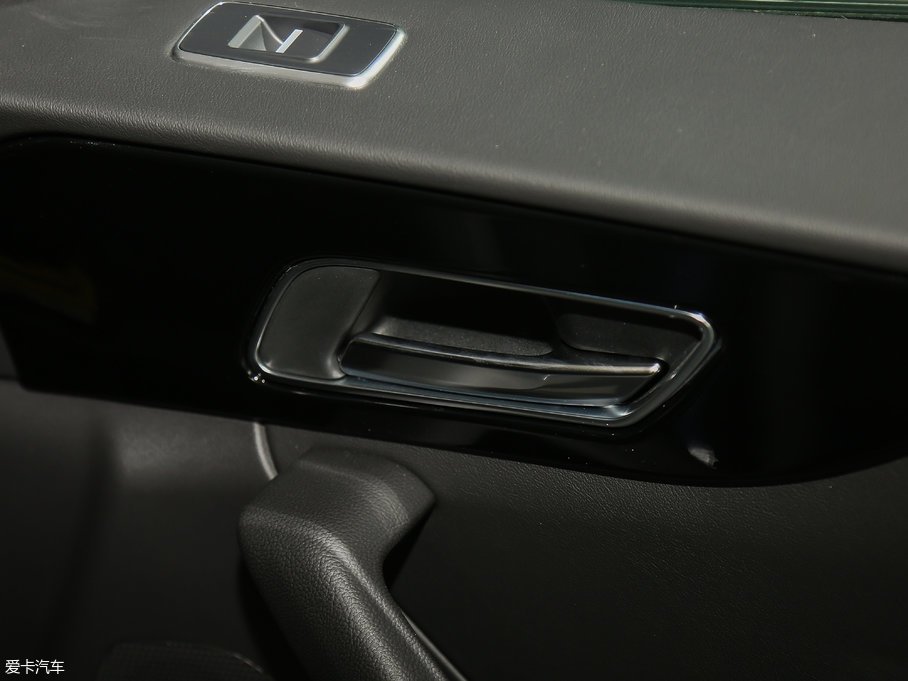 2018ݱF-PACE 2.0T (q)