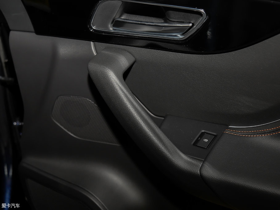 2018ݱF-PACE 2.0T 򌶼