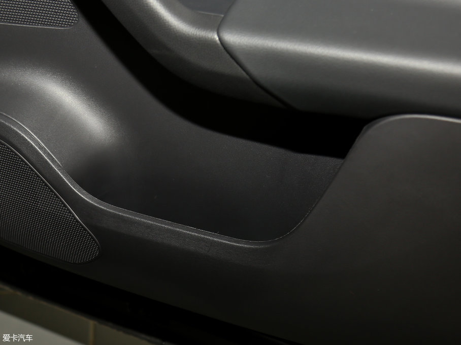 2018ݱF-PACE 2.0T 򌶼