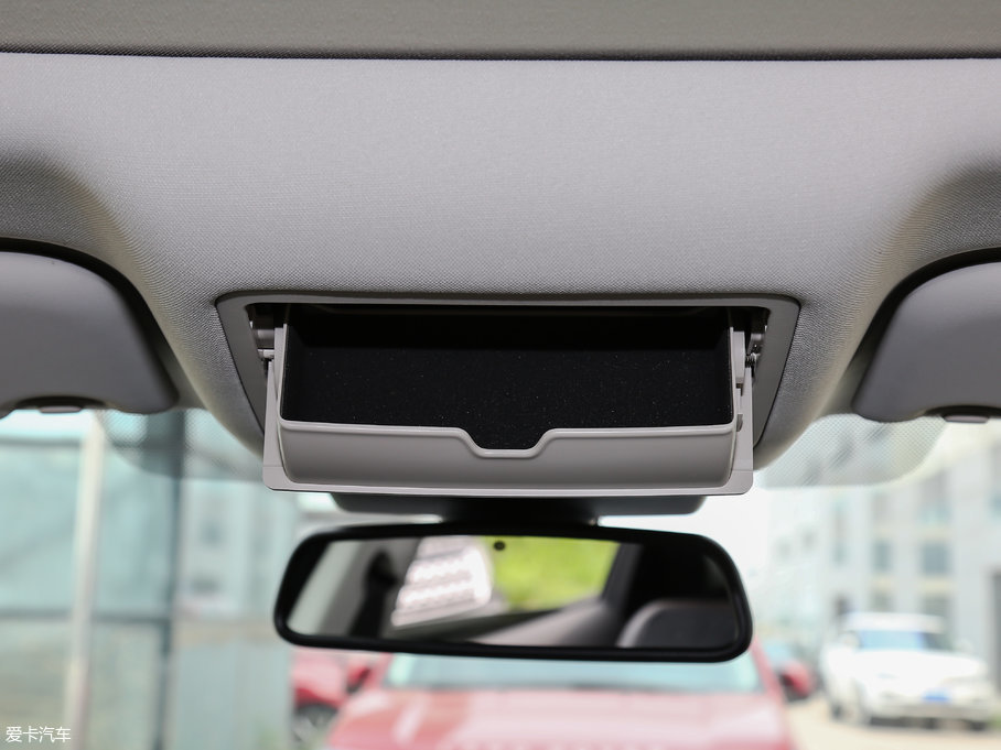 2018ݱF-PACE 2.0T (q)