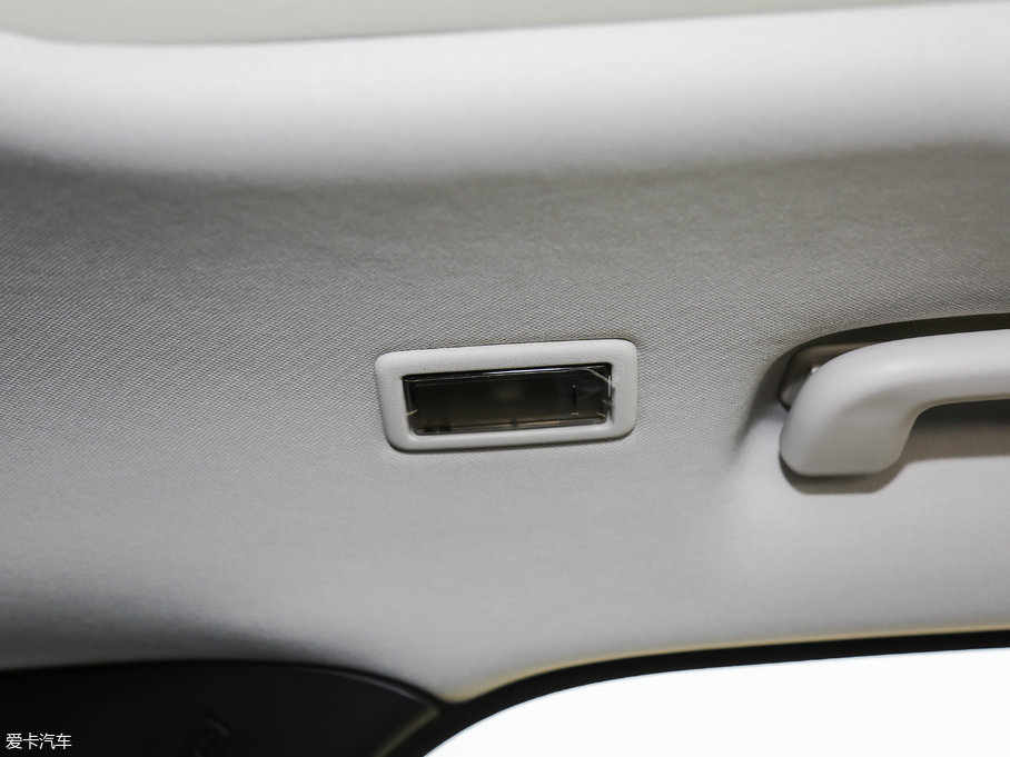 2018ݱF-PACE 2.0T 򌶼