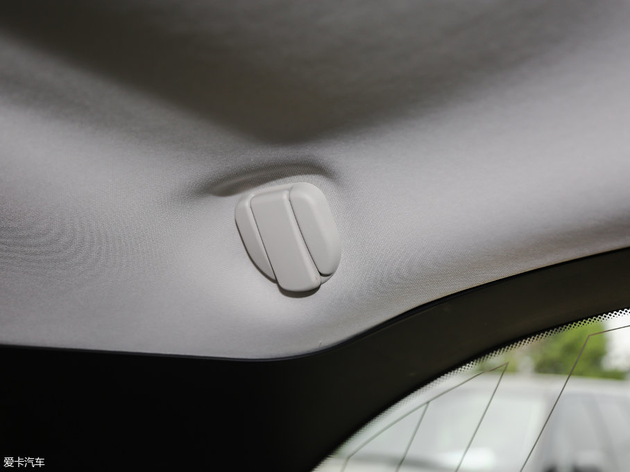 2018ݱF-PACE 2.0T 򌶼