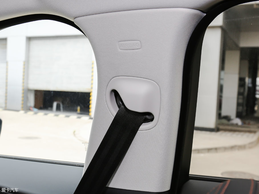 2018ݱF-PACE 2.0T 򌶼