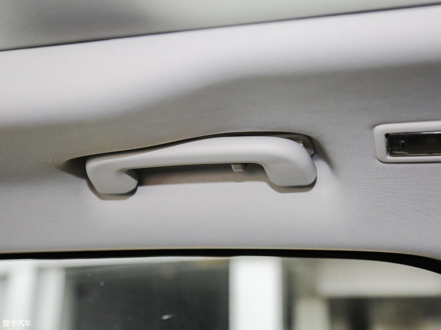 2018ݱF-PACE 2.0T 򌶼