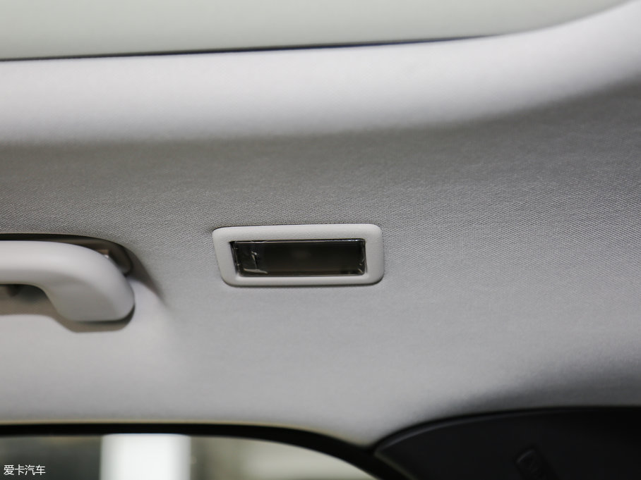 2018ݱF-PACE 2.0T 򌶼