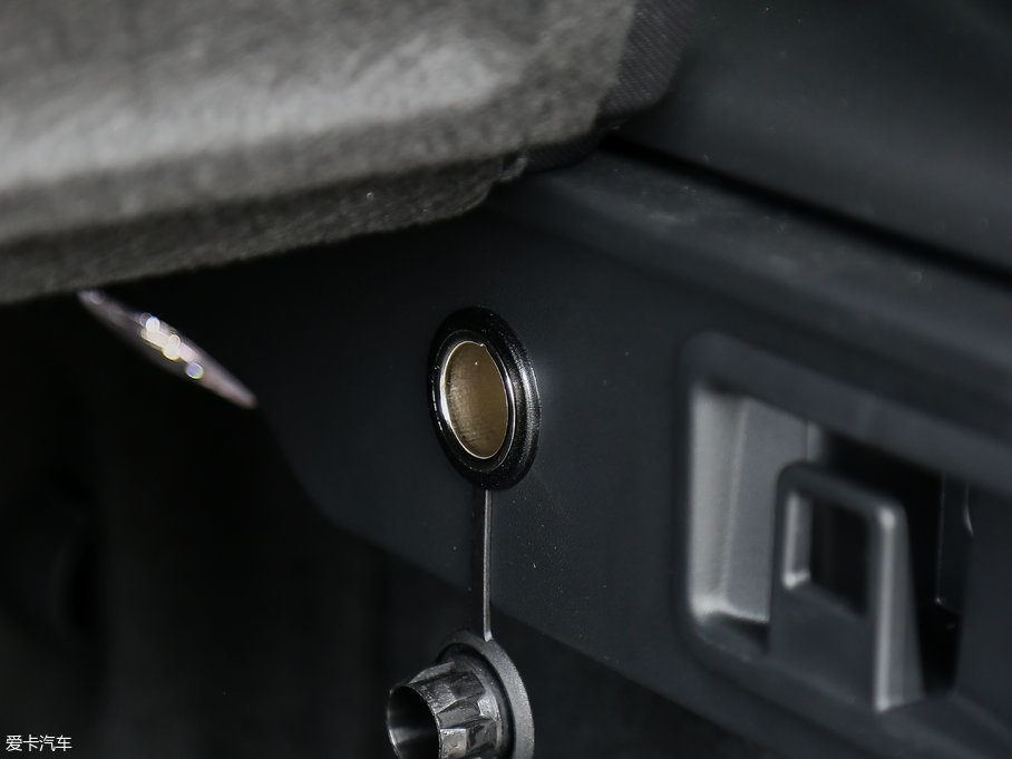 2018ݱF-PACE 2.0T 򌶼