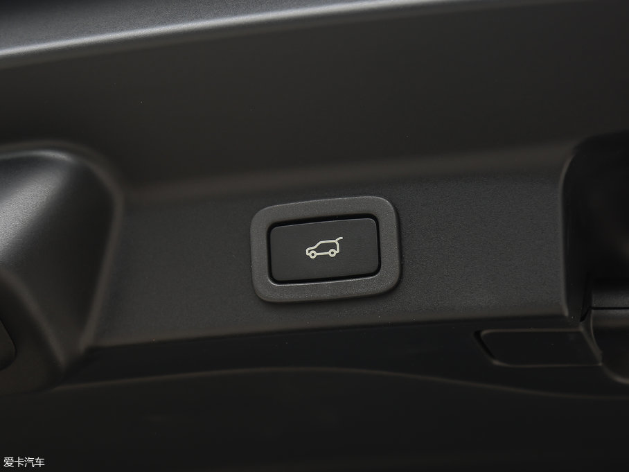 2018ݱF-PACE 2.0T 򌶼